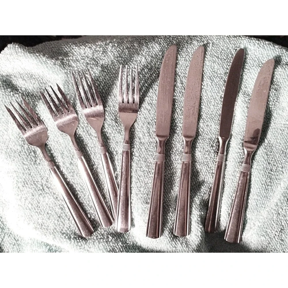 Pfaltzgraff Kenilworth flatware 2 Forks 2 Salad Forks 4 Table Knives Discont'd
